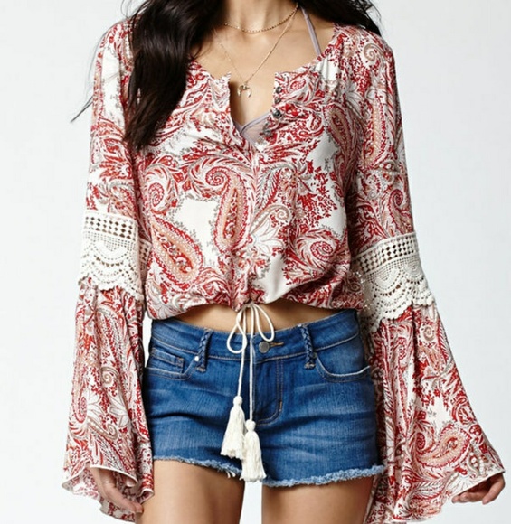 Kendall & Kylie Tops - Kendall and Kylie floral boho blouse